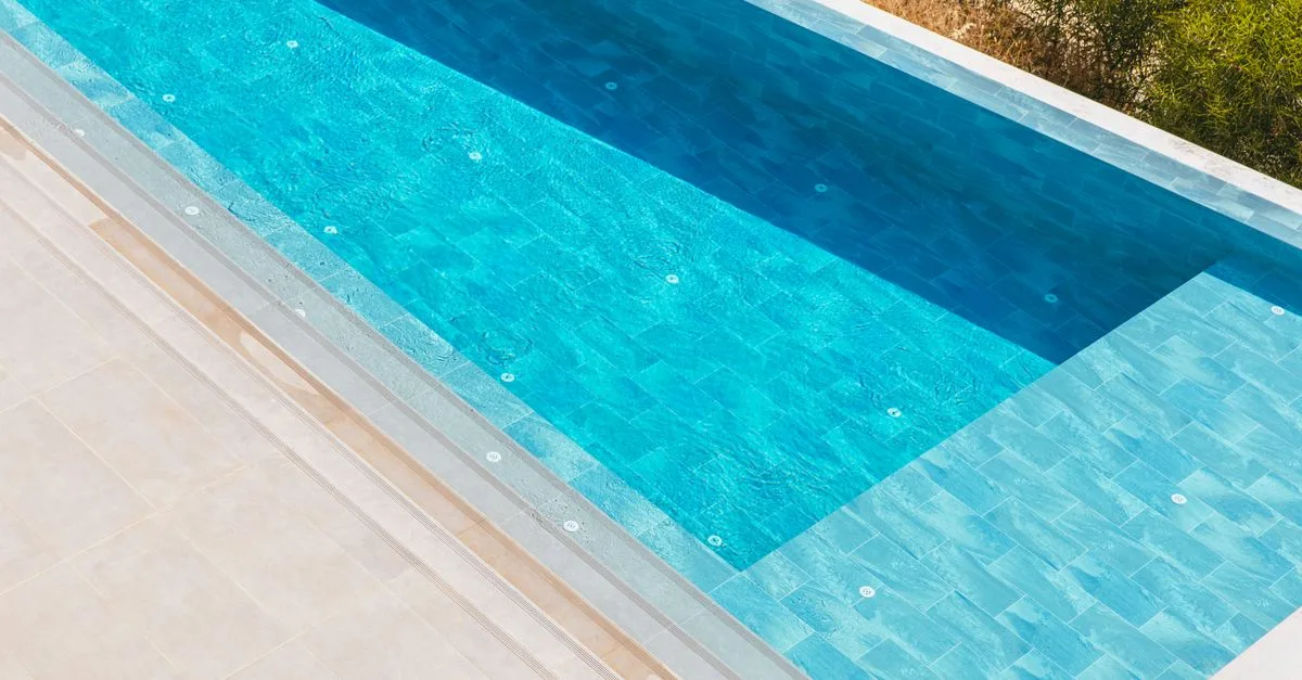 découvrez notre épurateur de piscine hors sol, facile à installer et efficace pour garder votre piscine propre et claire tout l'été.