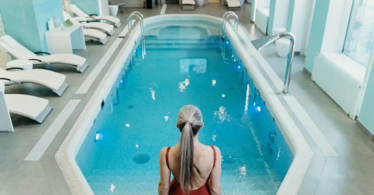 découvrez notre skimmer de piscine hors sol, un accessoire essentiel pour garder votre eau propre en éliminant efficacement les débris à la surface.