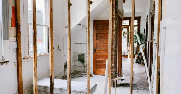 découvrez les priorités essentielles pour réussir votre rénovation de maison et transformer votre espace de vie selon vos besoins et envies.