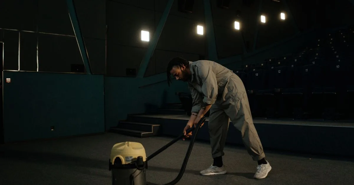découvrez notre aspirateur de piscine performant pour un nettoyage facile et efficace de votre bassin. profitez d'une eau propre et cristalline toute l'année.