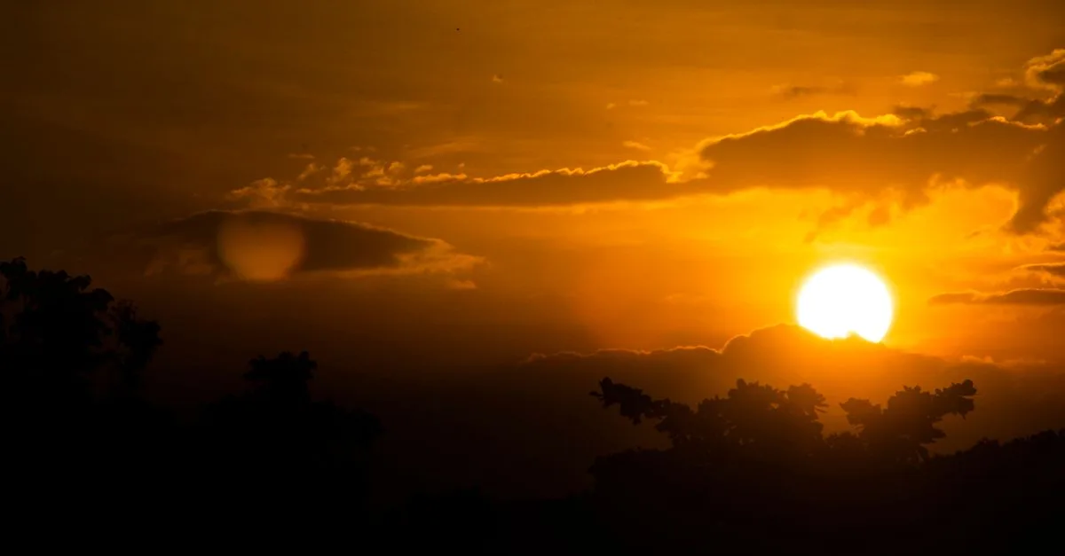 découvrez l'heure du coucher du soleil pour planifier vos soirées et profiter des paysages aux couleurs magnifiques du crépuscule.