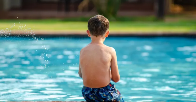 découvrez la piscine de kremlin-bicêtre, un lieu idéal pour la natation, la détente et les activités aquatiques pour toute la famille.