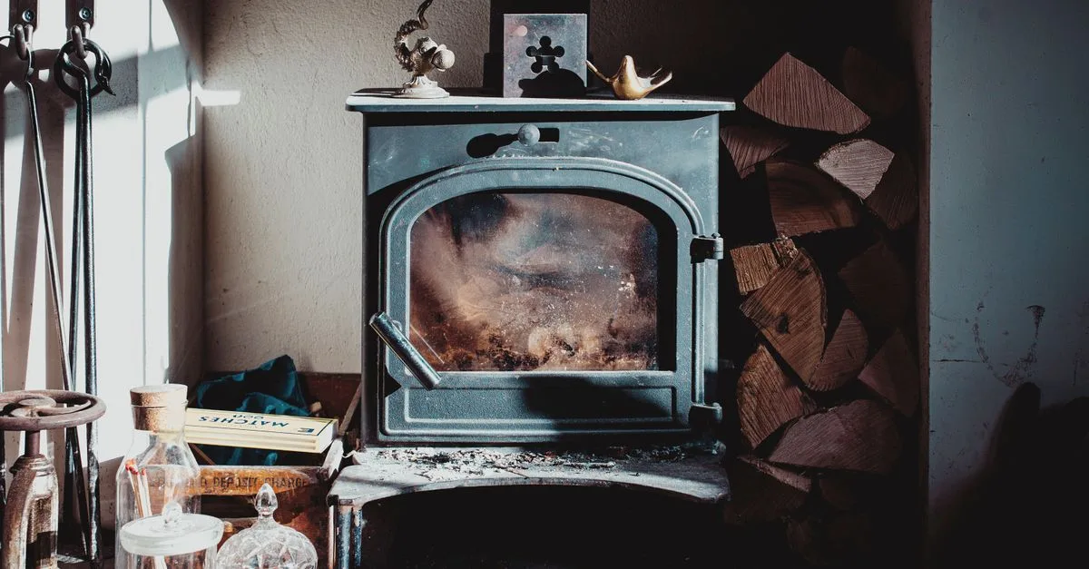 découvrez comment restaurer une cheminée vintage pour lui redonner tout son charme d'antan avec des méthodes simples et efficaces.