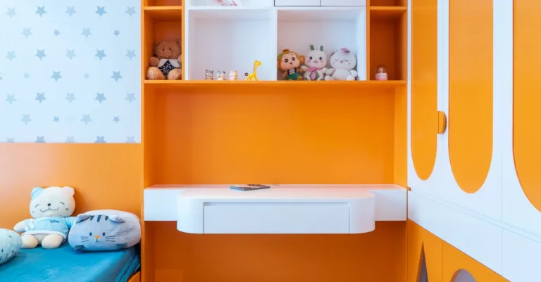 rénovation de chambre d'enfant : astuces et idées pour créer un espace ludique, sécurisé et adapté à la croissance de votre enfant.
